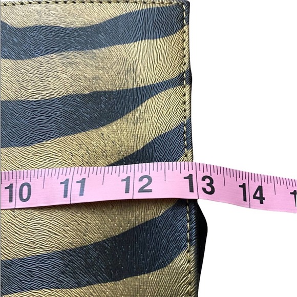 Stylish Gold and Black Clutch - Picture 9 of 9